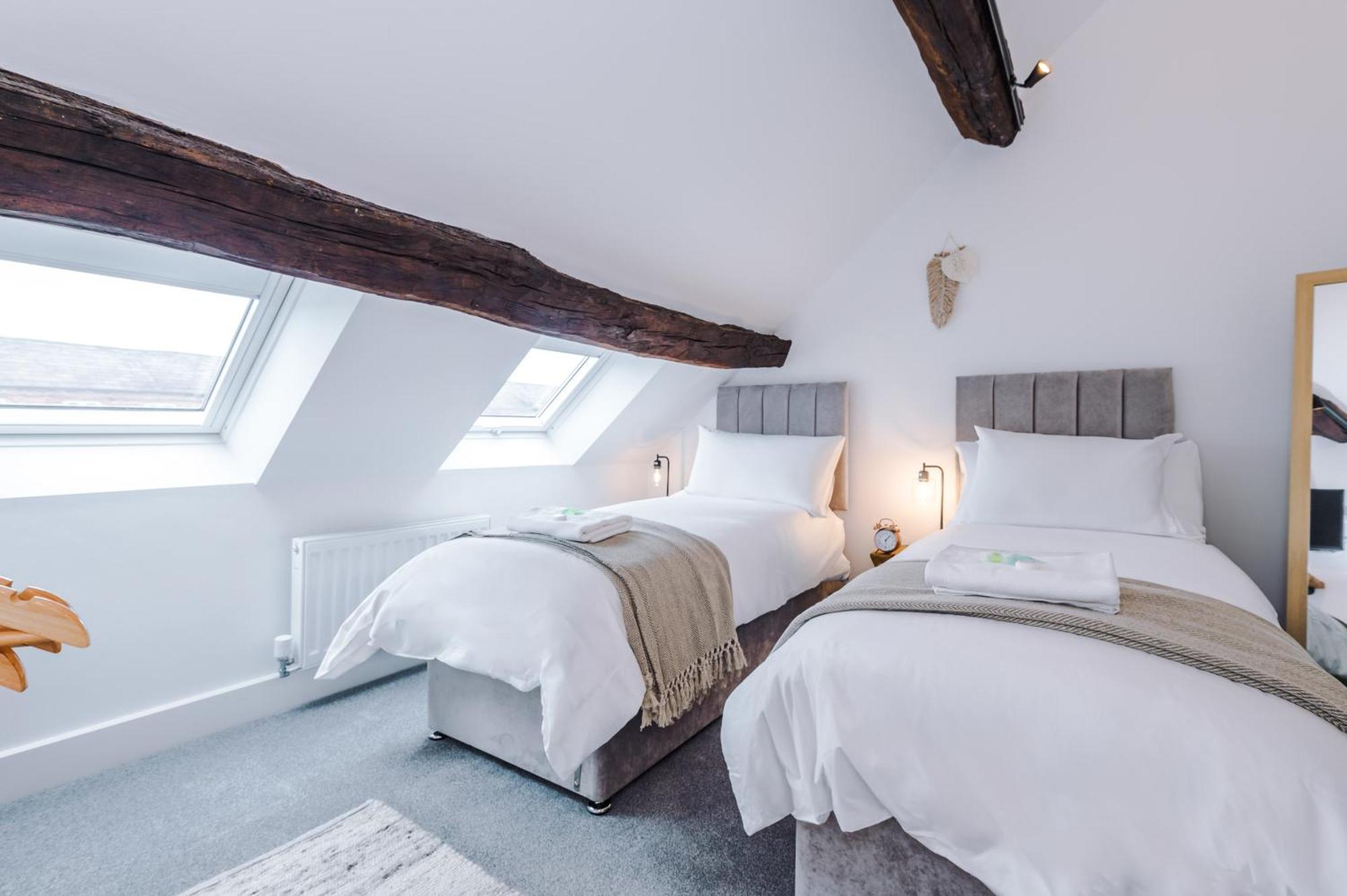 Number 21: A Breathtaking Chester Cottage With Parking Mollington  Екстер'єр фото